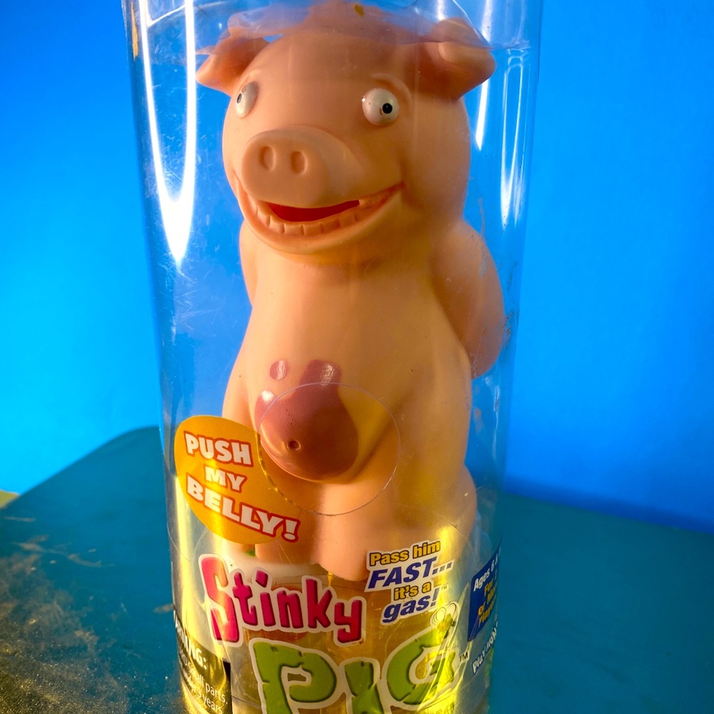 PLAYMONSTER STINKY PIG GAME FAST, MUSICAL ACTIVE GAME PASS HIM BEFORE HE TOOTS!